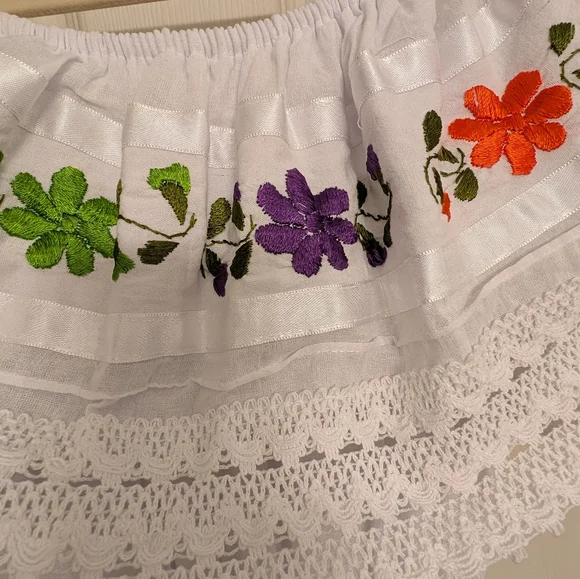 NEW! Beautiful White Dress From Mexico! Size S/M - Picture 3 of 8